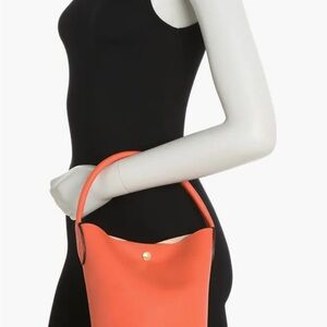 Longchamp Épure Embossed Bucket Bag – Elegant & Timeless!